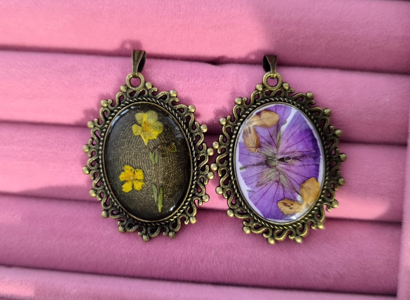 Collier fleurs Bronze